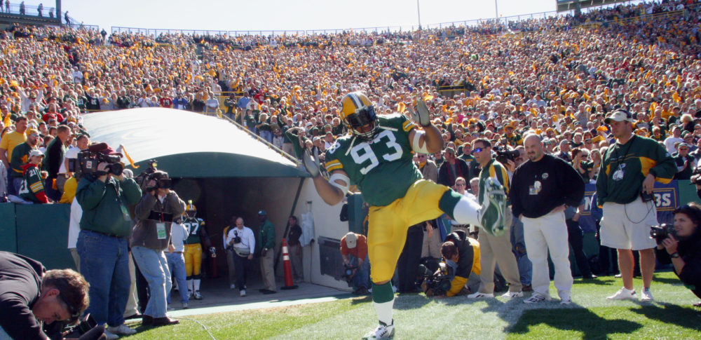 Gilbert Brown became human blockade on Packers' championship front